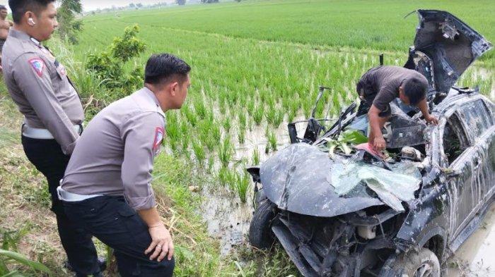 INSIDEN TERTABRAK NYA MOBIL TOYOTA RUSH DI LUBUK PAKAM